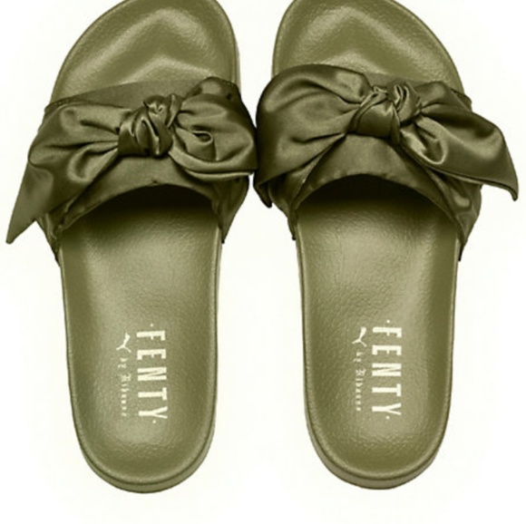 Fenty Puma Slides ****NEW**** - Picture 5 of 8